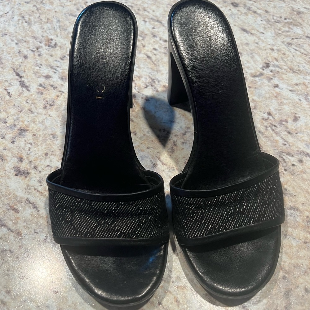 Gucci heels size 6 B